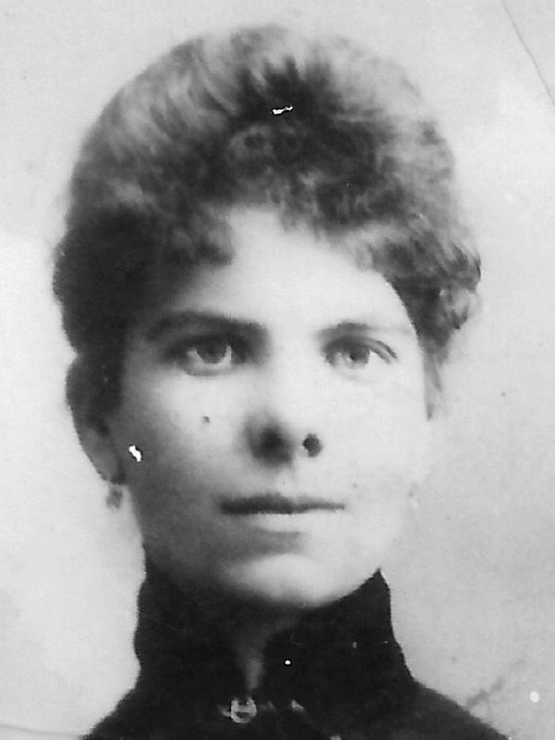 Emily Harper (1865 - 1937) Profile
